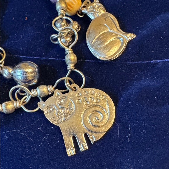 CATS Silver and Purple beads BELLS Necklace 🐈⬛ - Picture 2 of 6